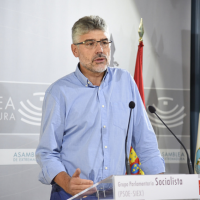 PSOE defiende que "hay más gente trabajando que hace un año”