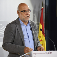 PP: “Los agricultores y ganaderos están abandonados por la Junta”