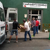 Campamento Dignidad reparte 13 toneladas de alimentos