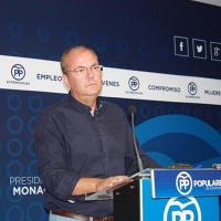 Monago critica la “tardanza” del PSOE para decidir la abstención