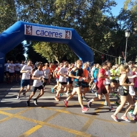 La solidaridad inunda Cáceres con la II Carrera Kini Carrasco