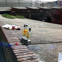 Continúan las denuncias por practicar 'botellón' en Badajoz