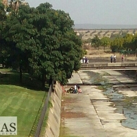 Un hombre queda atrapado en el Albarregas (Mérida) tras accidentarse