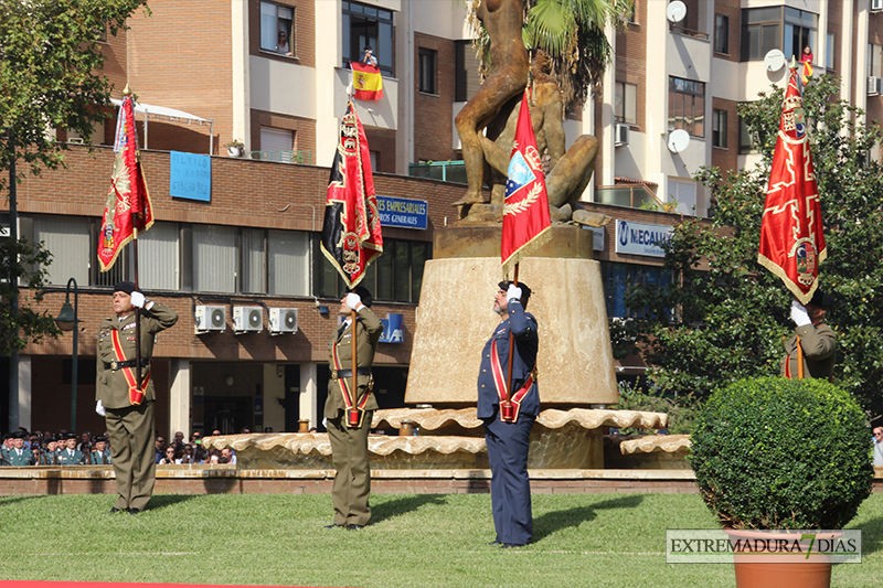 Badajoz celebra el izado de bandera con motivo de la Fiesta Nacional