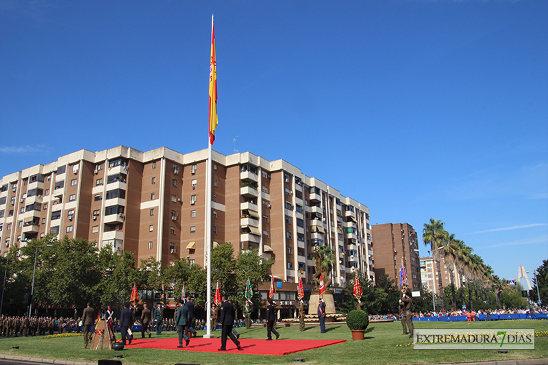 Badajoz celebra el izado de bandera con motivo de la Fiesta Nacional