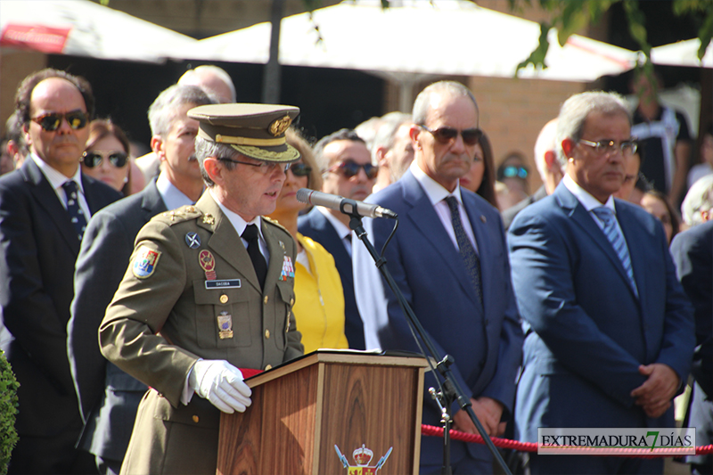 Badajoz celebra el izado de bandera con motivo de la Fiesta Nacional