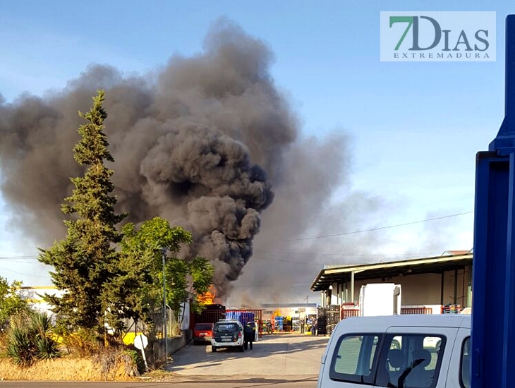 Incendio en la planta agroindustrial de Frutas Montijo