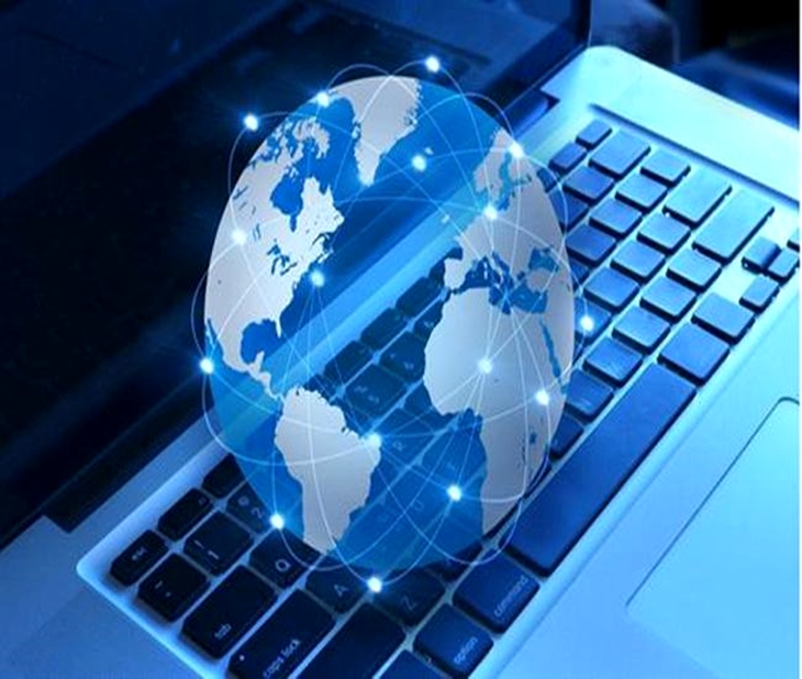 Dos de cada tres universitarios españoles de más de 30 años estudian en línea