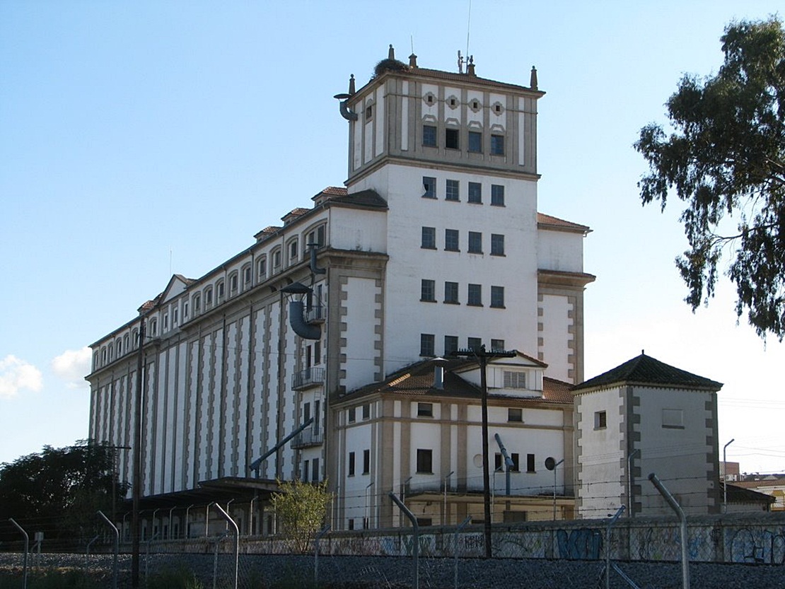 El silo del cereal de Mérida sale a subasta