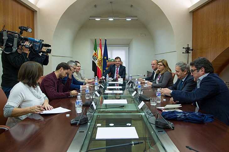 Vara tendrá el apoyo de los grupos políticos para exigir al Ministerio un tren ‘digno’