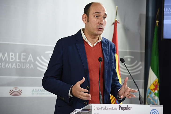 PP denuncia a Vergeles por su “opacidad” sobre las listas de espera sanitarias