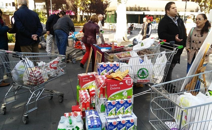 La Vera Cruz recauda 1600 kilos de comida para un comedor social en Badajoz