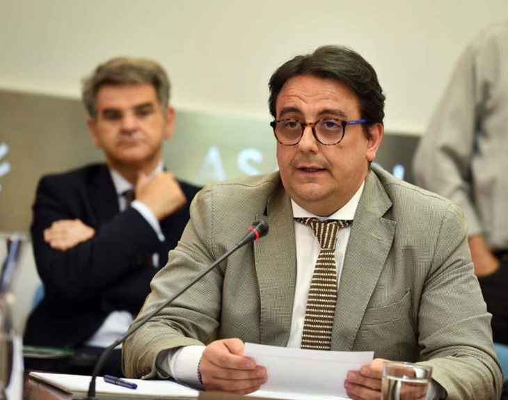 Vergeles contra el Plan de Adherencia al Tratamiento de Farmaindustria