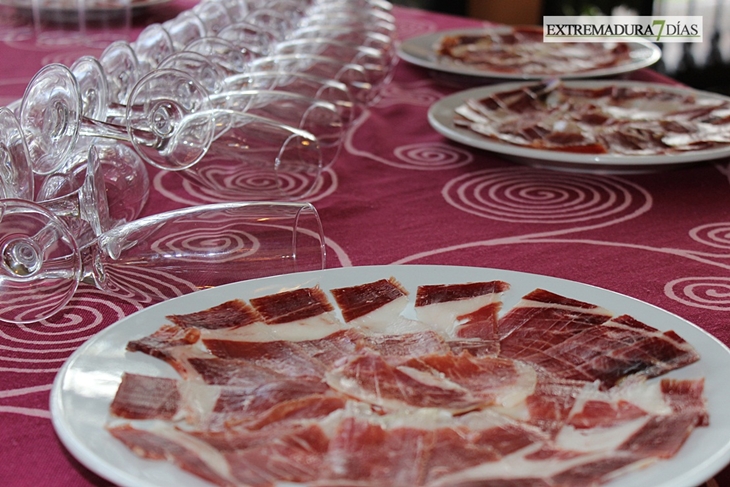 Los Premios Espiga eligen los mejores jamones y cavas extremeños