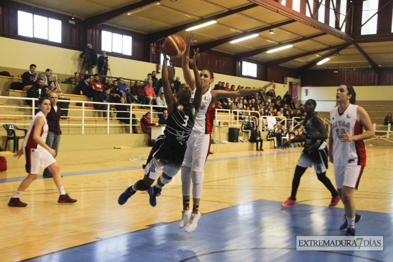 Imágenes del Baloncesto Batalyaws 63 - 59 Rivas Ecópolis