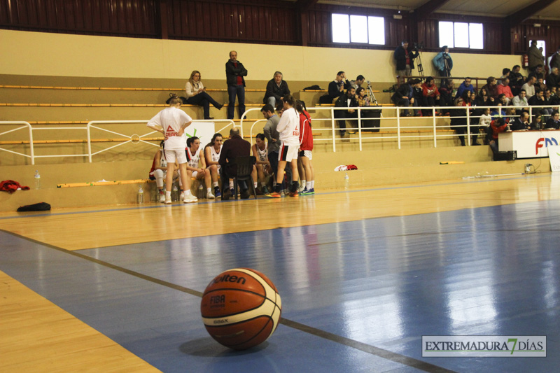 Imágenes del Baloncesto Batalyaws 63 - 59 Rivas Ecópolis