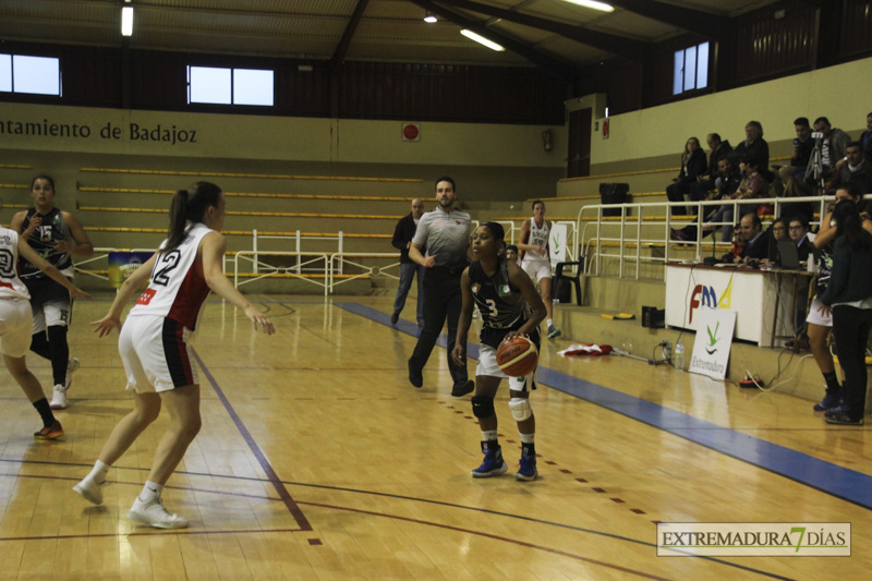 Imágenes del Baloncesto Batalyaws 63 - 59 Rivas Ecópolis