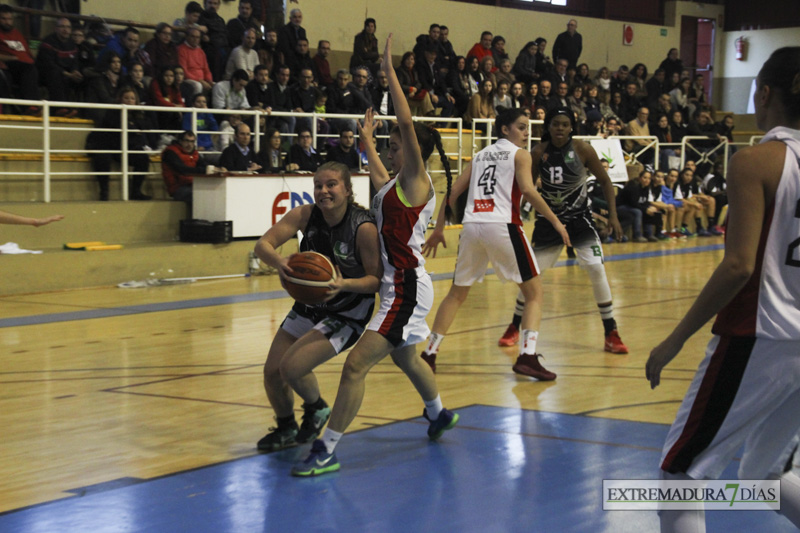 Imágenes del Baloncesto Batalyaws 63 - 59 Rivas Ecópolis