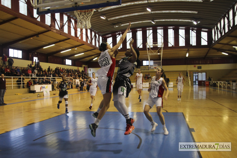 Imágenes del Baloncesto Batalyaws 63 - 59 Rivas Ecópolis