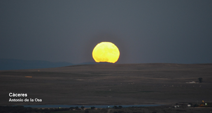 Así se ha visto en Extremadura la mayor ‘Superluna’ en 70 años