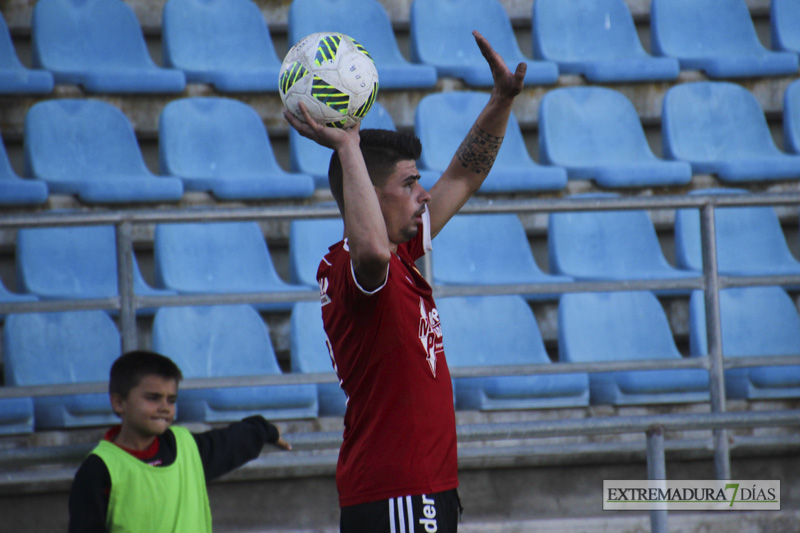 Imágenes del CD Badajoz 3 - 0 UD Montijo