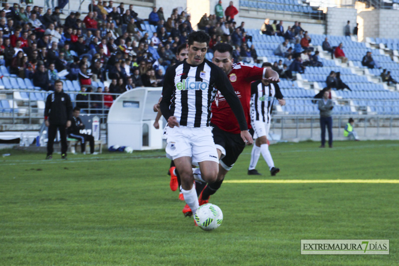 Imágenes del CD Badajoz 3 - 0 UD Montijo