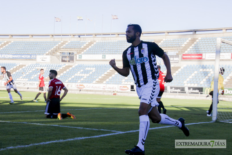 Imágenes del CD Badajoz 3 - 0 UD Montijo