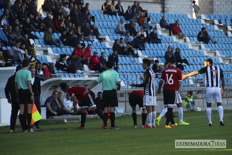 Imágenes del CD Badajoz 3 - 0 UD Montijo