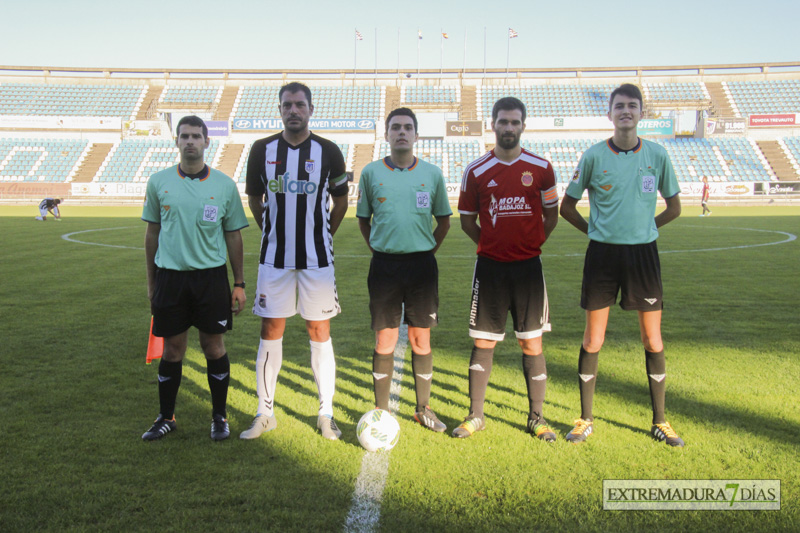 Imágenes del CD Badajoz 3 - 0 UD Montijo