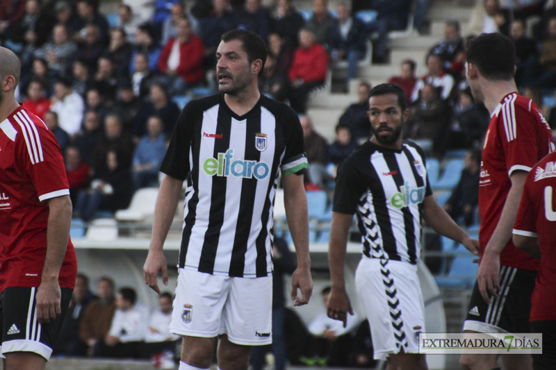 Imágenes del CD Badajoz 3 - 0 UD Montijo