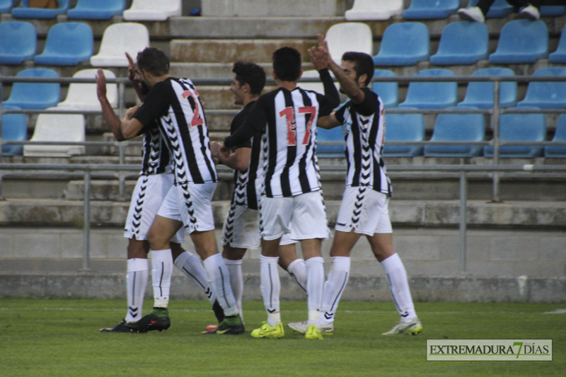 Imágenes del CD Badajoz 3 - 0 UD Montijo
