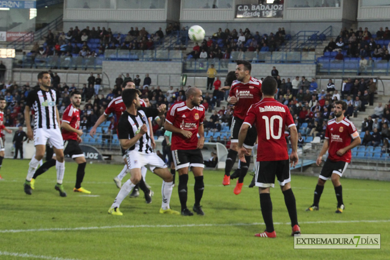Imágenes del CD Badajoz 3 - 0 UD Montijo