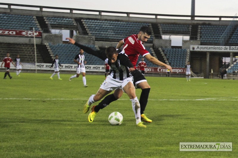 Imágenes del CD Badajoz 3 - 0 UD Montijo