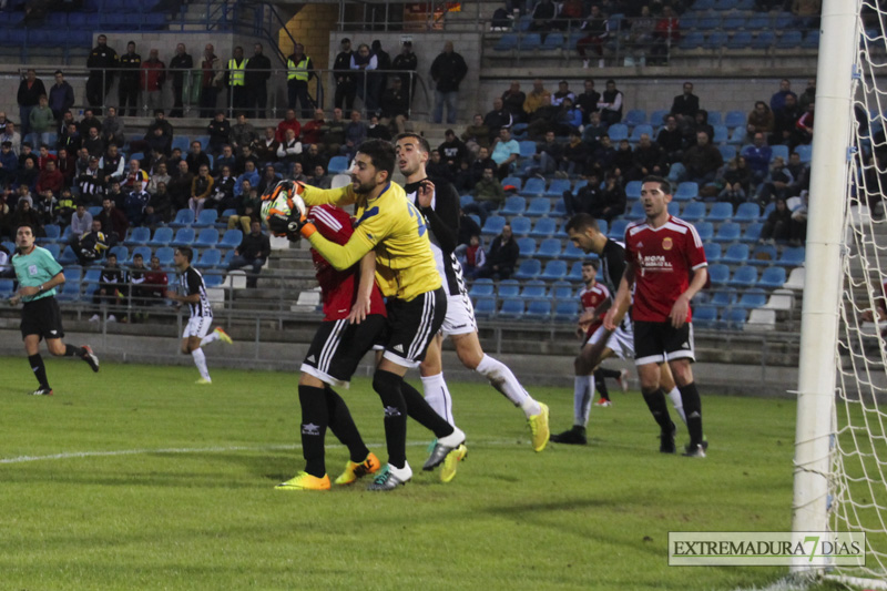 Imágenes del CD Badajoz 3 - 0 UD Montijo