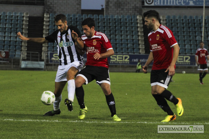 Imágenes del CD Badajoz 3 - 0 UD Montijo