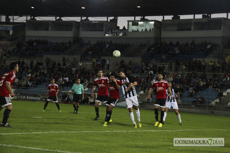 Imágenes del CD Badajoz 3 - 0 UD Montijo