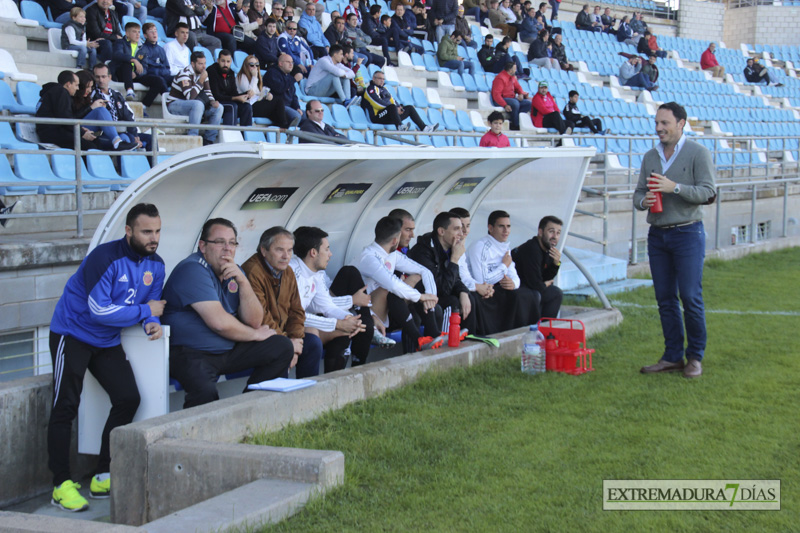 Imágenes del CD Badajoz 3 - 0 UD Montijo