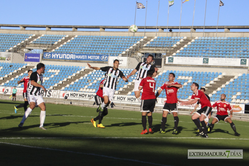 Imágenes del CD Badajoz 3 - 0 UD Montijo