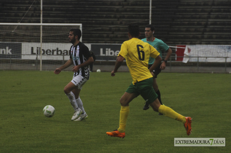 Imágenes del CD Badajoz 3 - 0 Olivenza