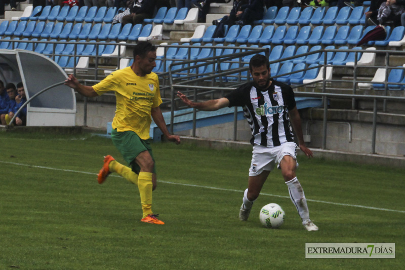 Imágenes del CD Badajoz 3 - 0 Olivenza