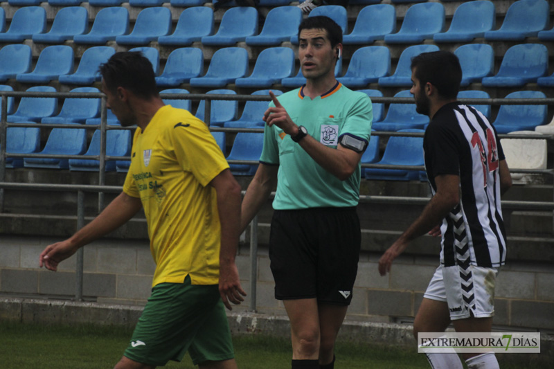 Imágenes del CD Badajoz 3 - 0 Olivenza