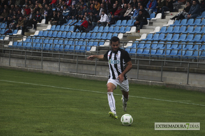 Imágenes del CD Badajoz 3 - 0 Olivenza