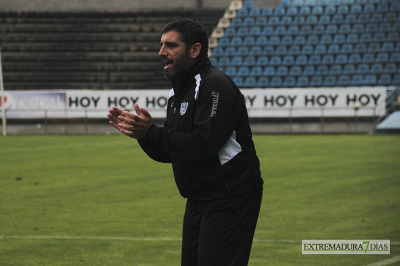 Imágenes del CD Badajoz 3 - 0 Olivenza