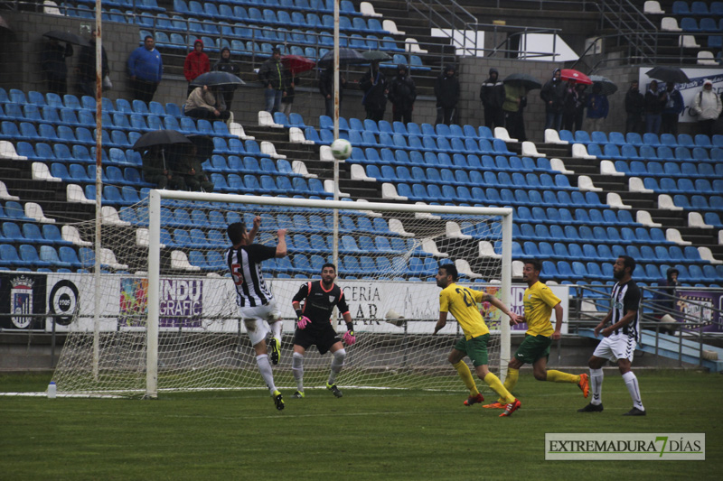 Imágenes del CD Badajoz 3 - 0 Olivenza