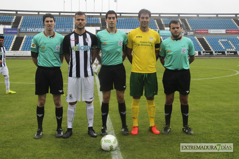 Imágenes del CD Badajoz 3 - 0 Olivenza