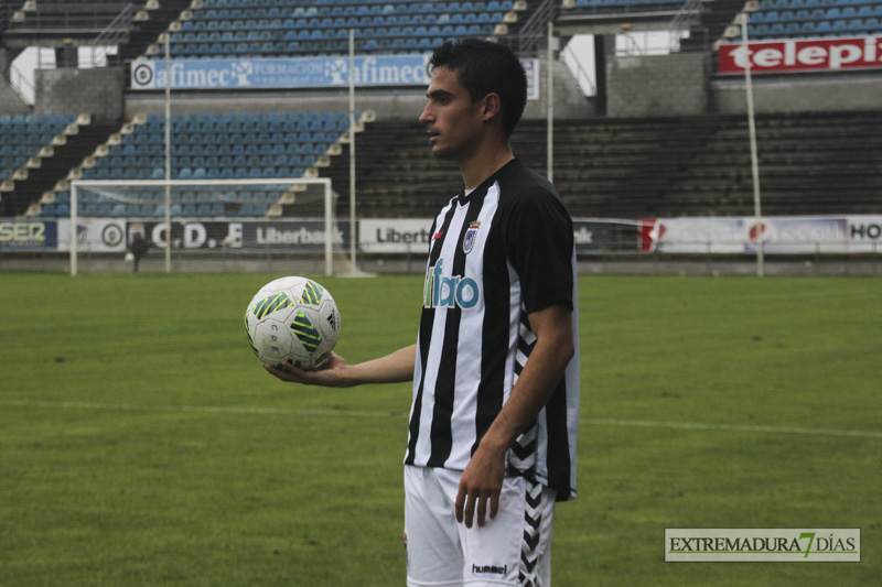 Imágenes del CD Badajoz 3 - 0 Olivenza