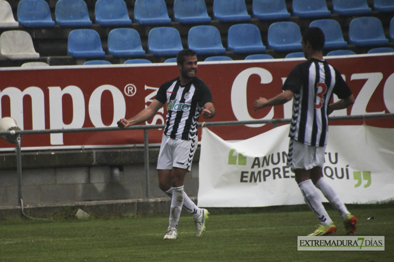 Imágenes del CD Badajoz 3 - 0 Olivenza