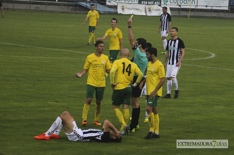 Imágenes del CD Badajoz 3 - 0 Olivenza