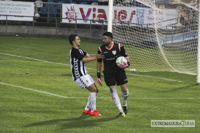 Imágenes del CD Badajoz 3 - 0 Olivenza