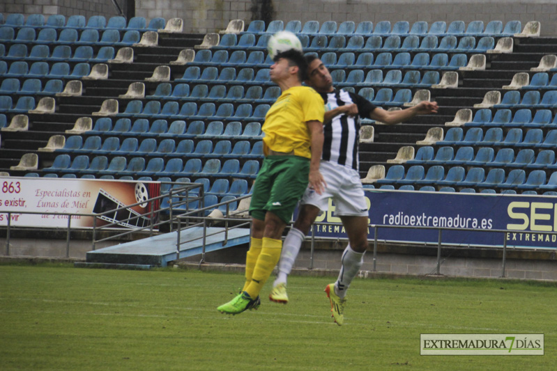 Imágenes del CD Badajoz 3 - 0 Olivenza